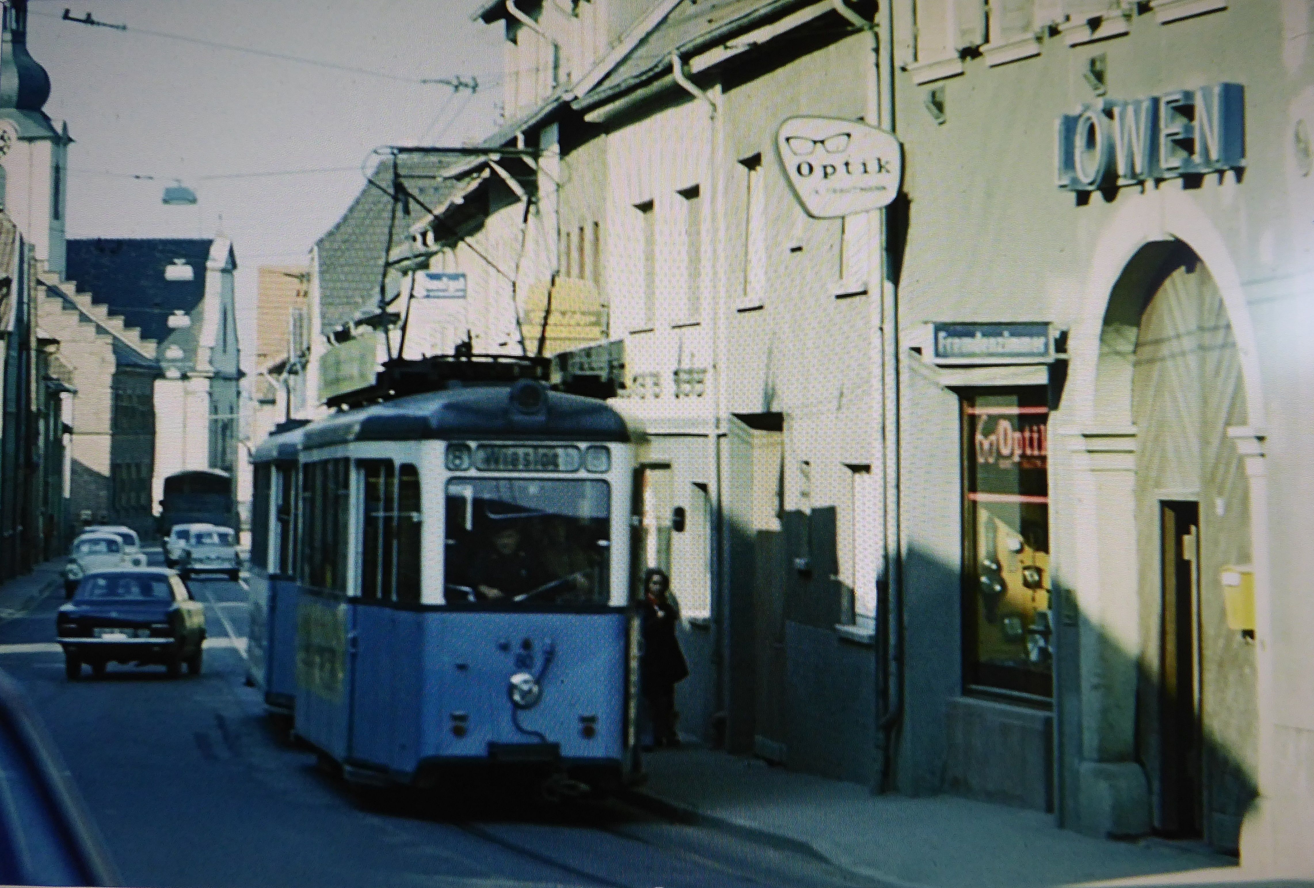
    
            
                    Straßenbahn-Linie 8
                
        
